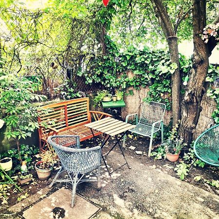 Flat In Historic Villa With Your Own Private Garden, Near City Park Budapest Eksteriør bilde