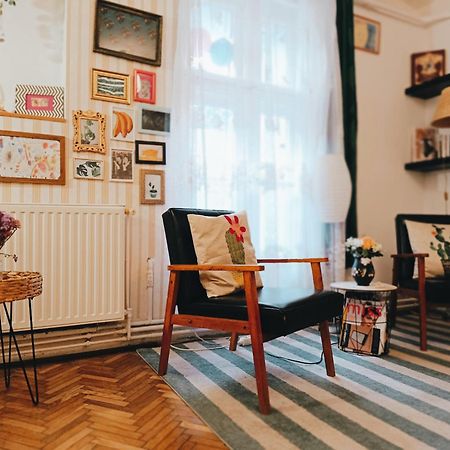 Flat In Historic Villa With Your Own Private Garden, Near City Park Budapest Eksteriør bilde