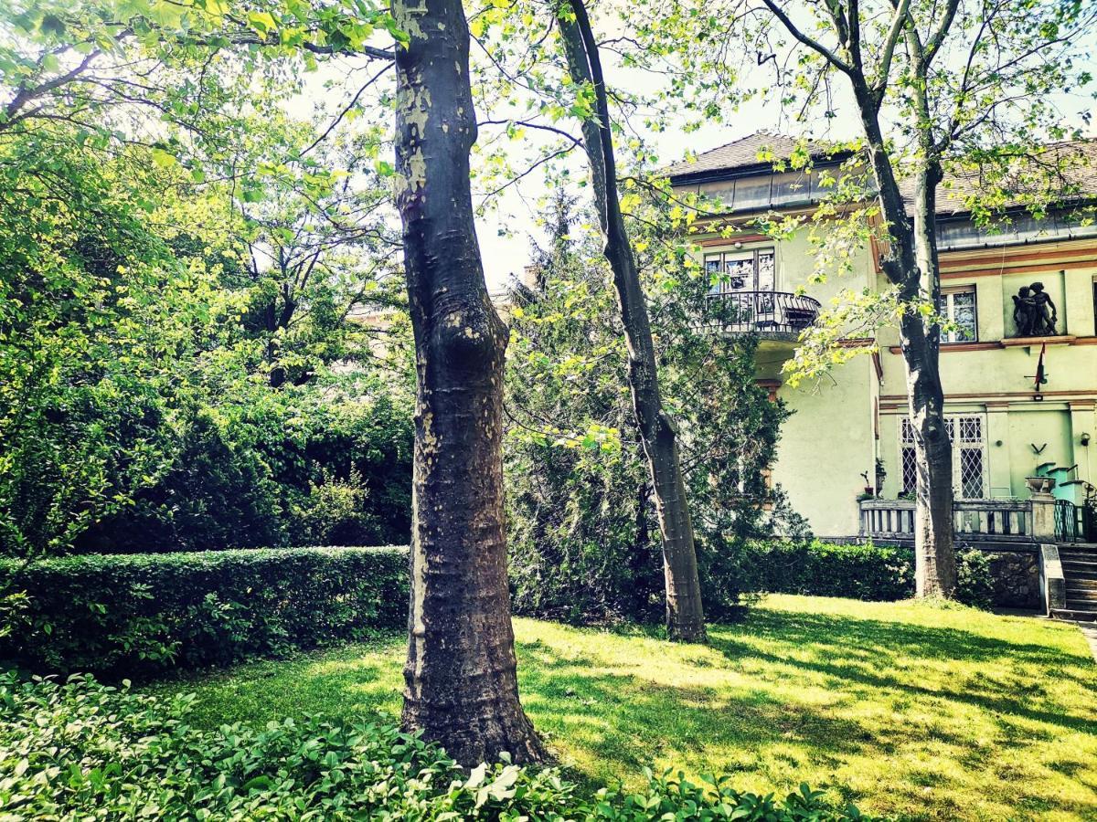 Flat In Historic Villa With Your Own Private Garden, Near City Park Budapest Eksteriør bilde